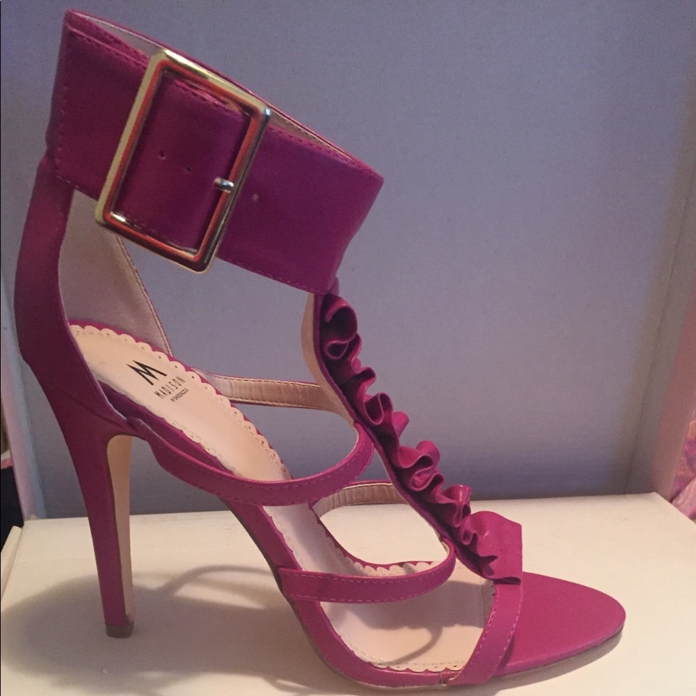 Very cute women’s heels